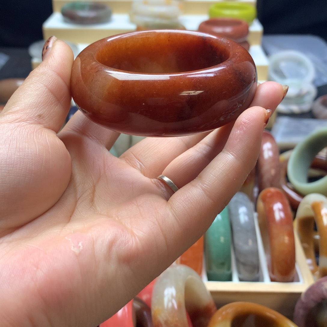 石英质玉手镯未镶嵌