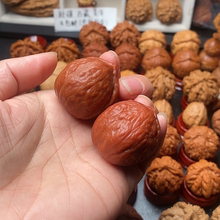 文玩核桃吊坠玉石