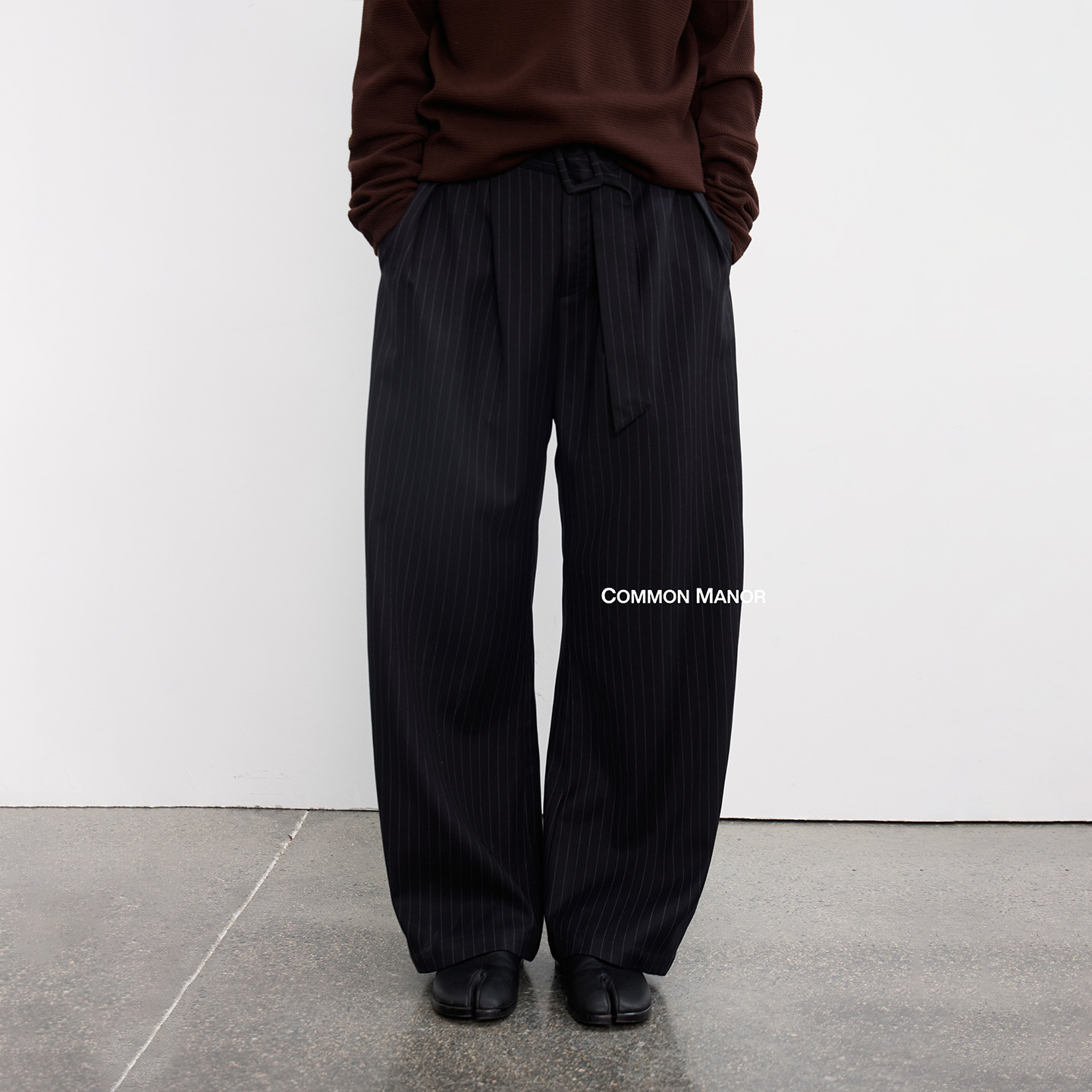 COM25AW【穿越雾都条纹弯刀版型】英伦诗篇半松紧垂感条纹西裤