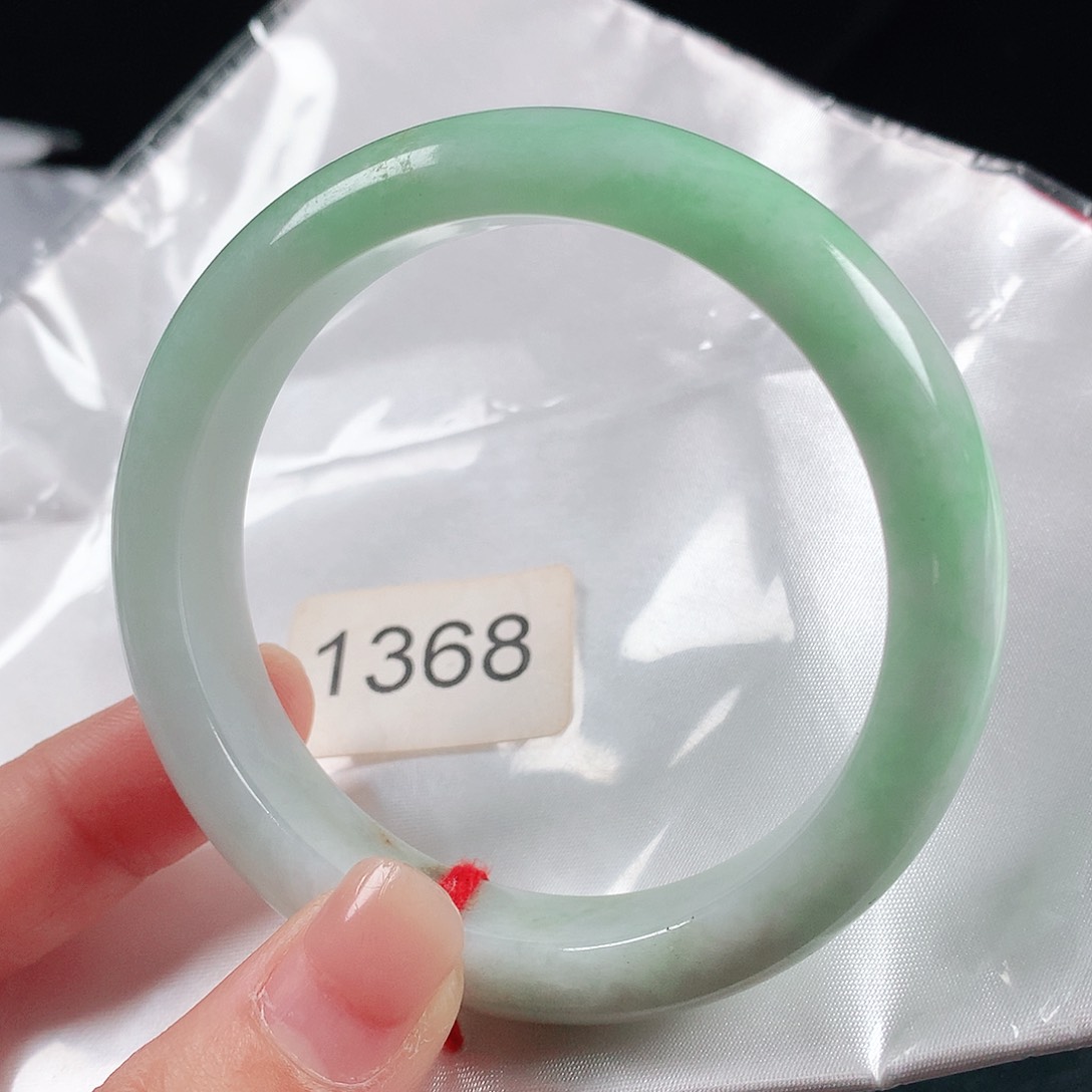 翡翠手镯未镶嵌56圈1368
