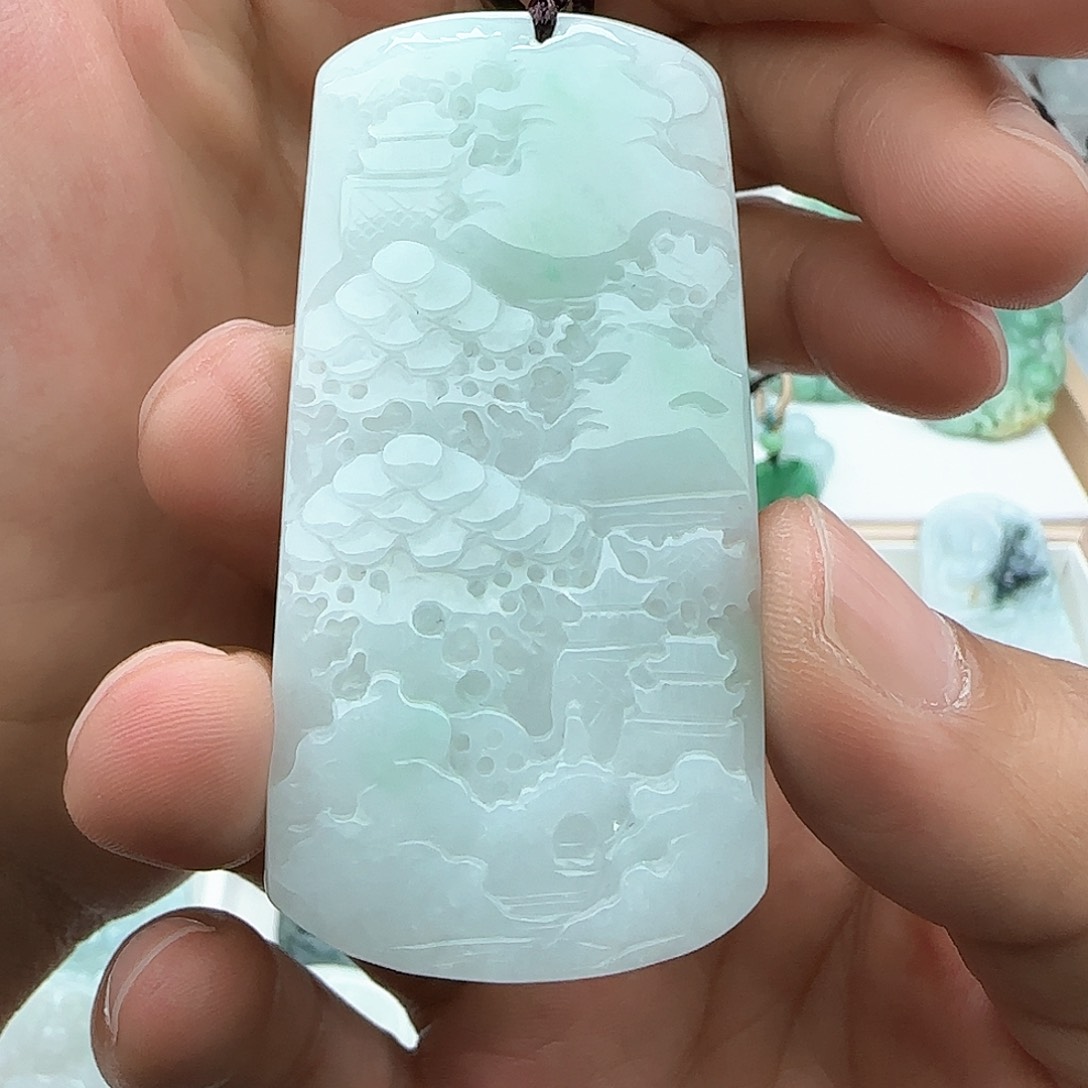 翡翠颈饰未镶嵌翡翠