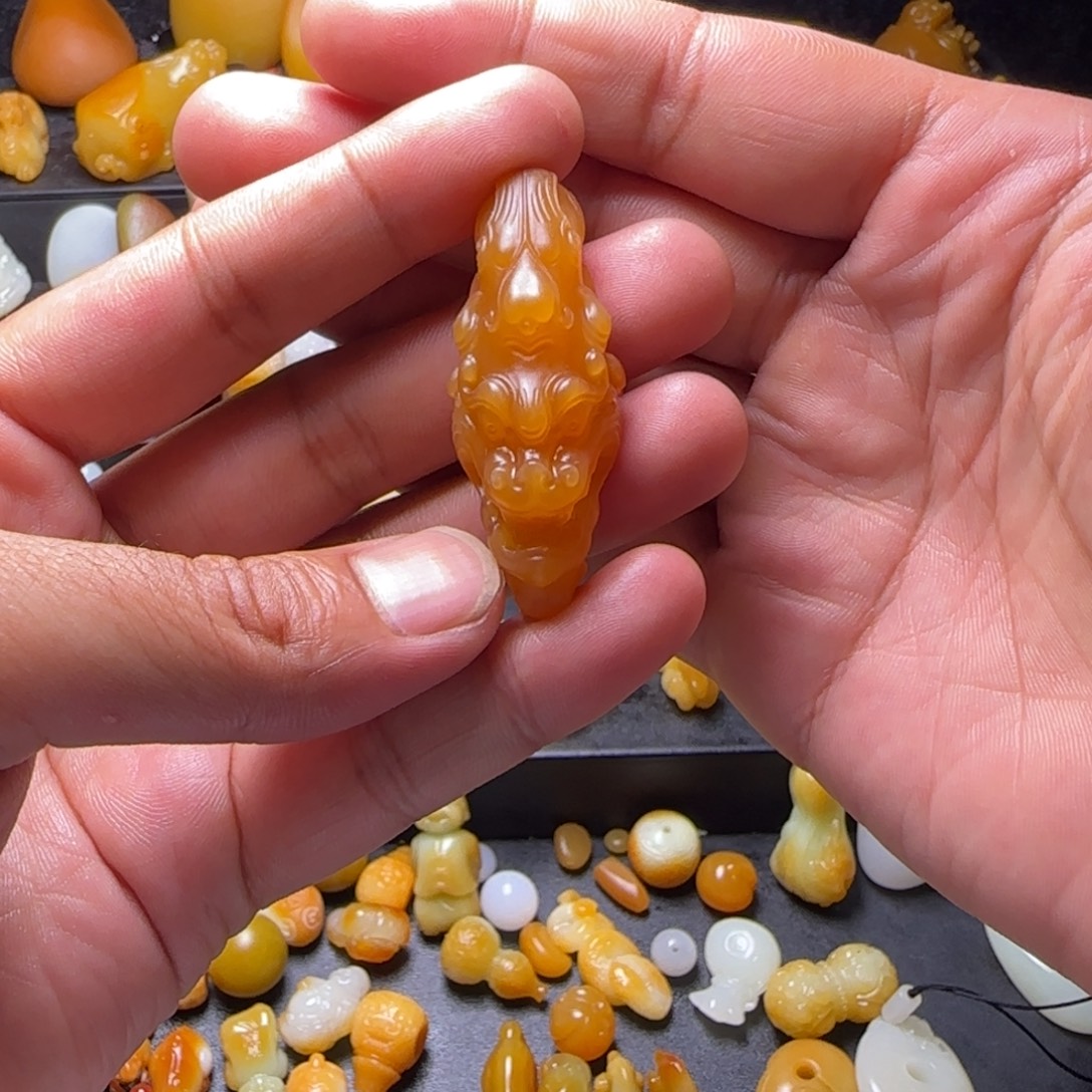 已***置和田玉未镶嵌吊坠(赠链)