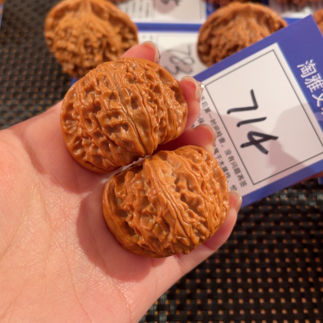 文玩核桃把件714号39尺白狮子