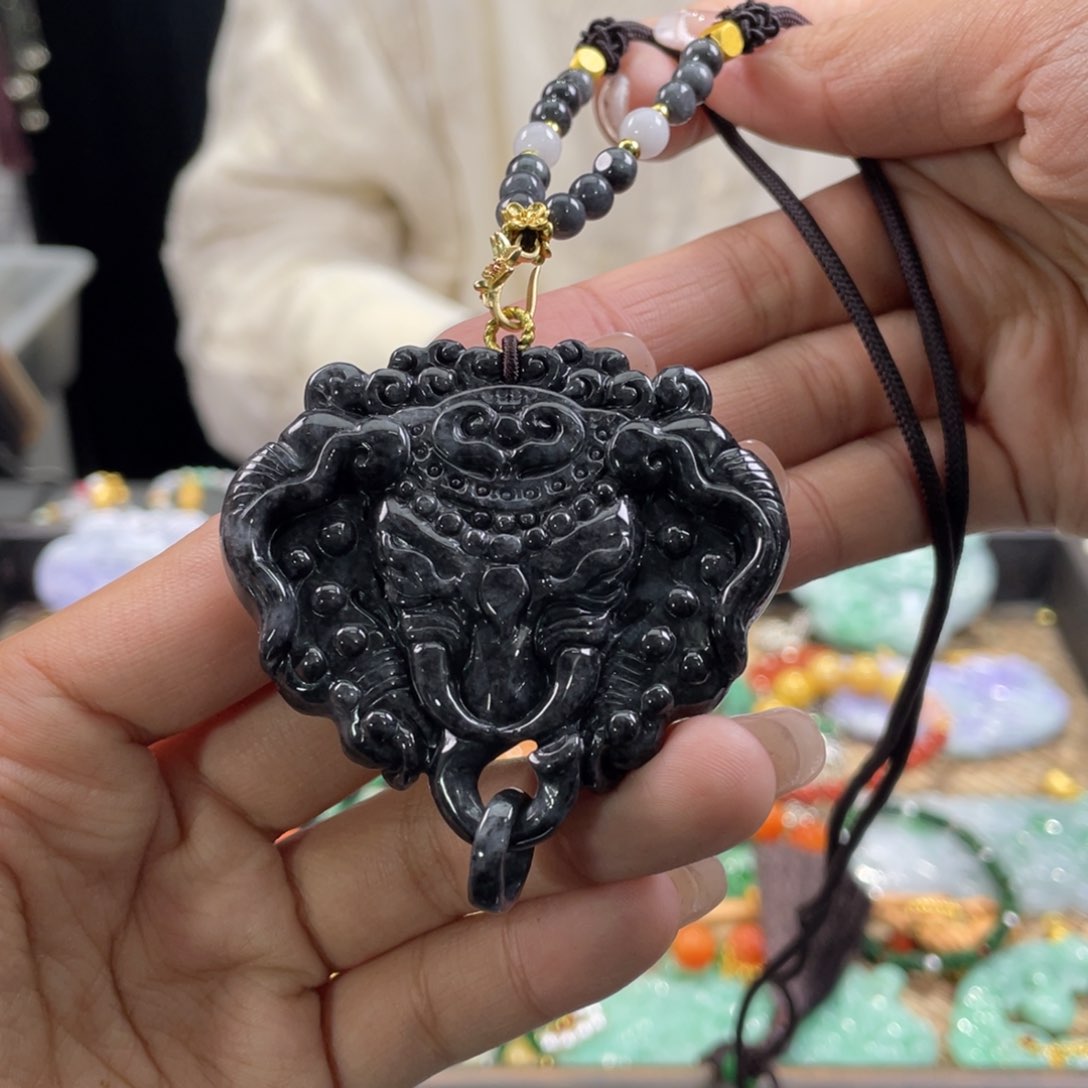 翡翠颈饰未镶嵌代编织