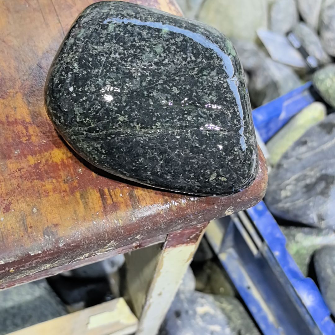 颜***姐藏玉药王石原石一个