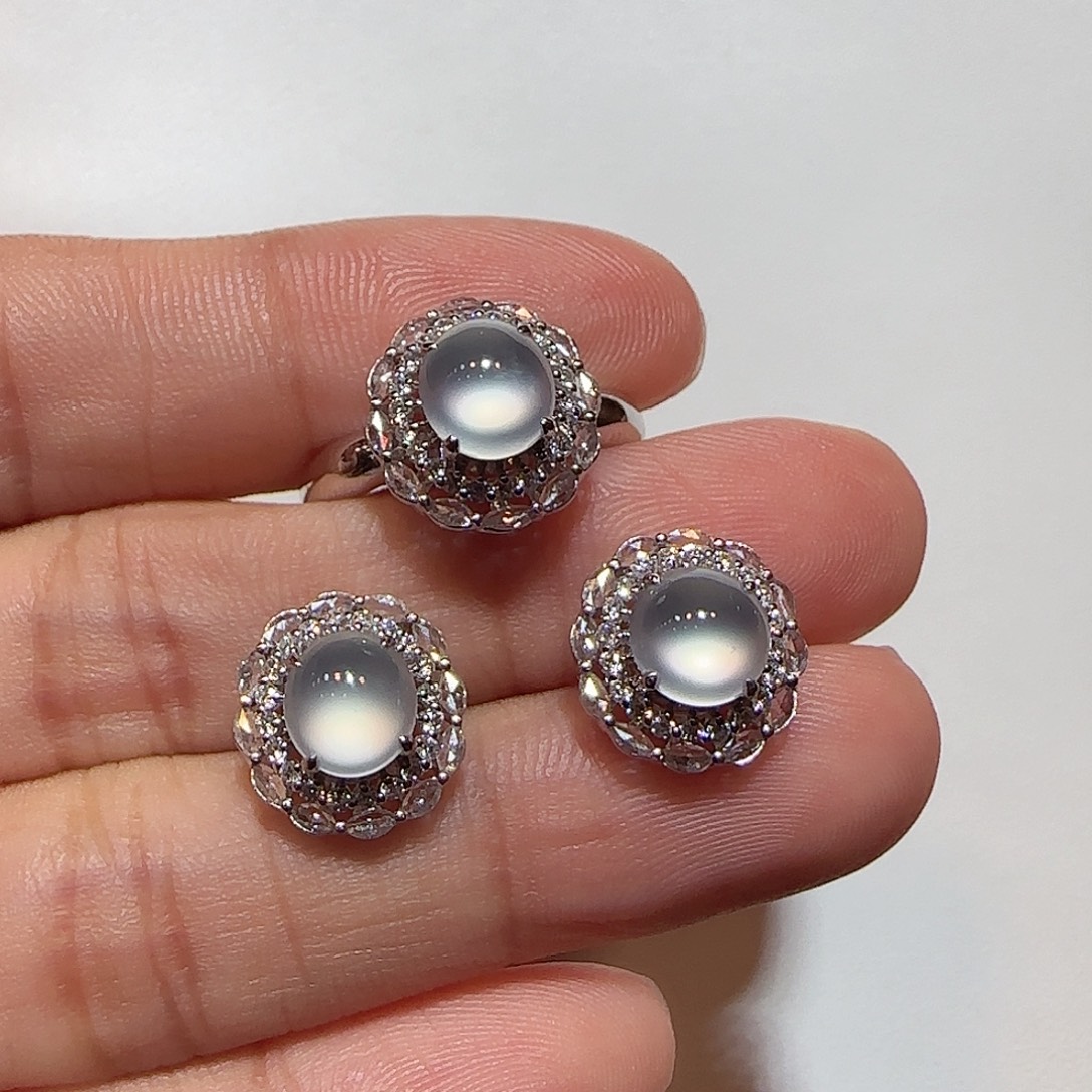 翡翠18K金镶嵌戒指戒指耳钉套装