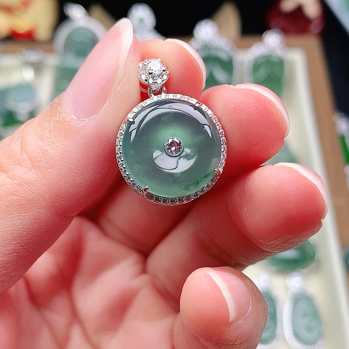 颈饰银S925镶嵌翡翠吊坠