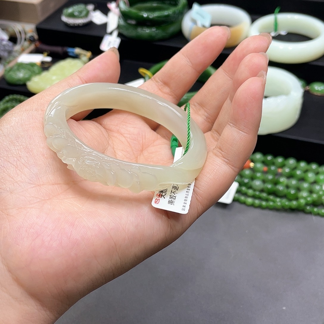 和田玉手镯56圈口16未镶嵌