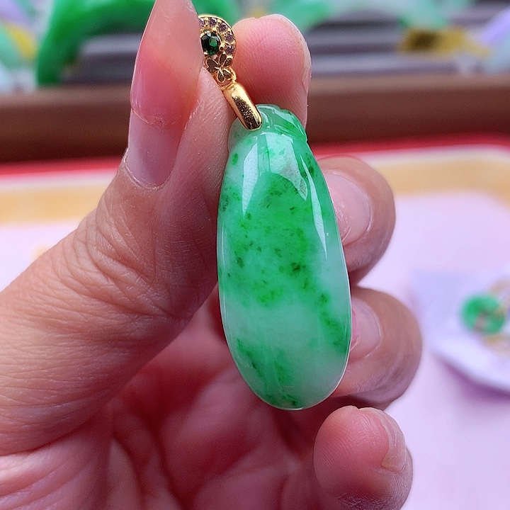 翡翠颈饰银S925镶嵌翡翠