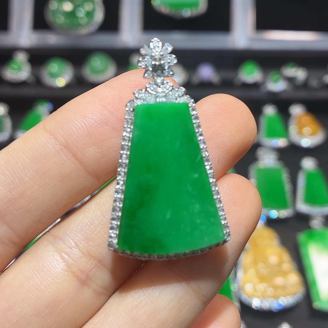 翡翠18K金镶嵌吊坠(不含链)翡翠