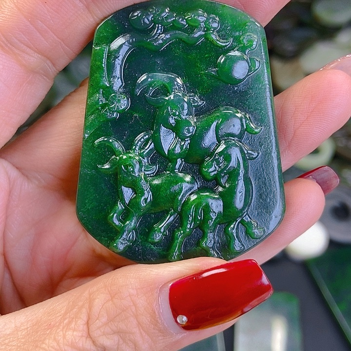 颈饰未镶嵌和田玉