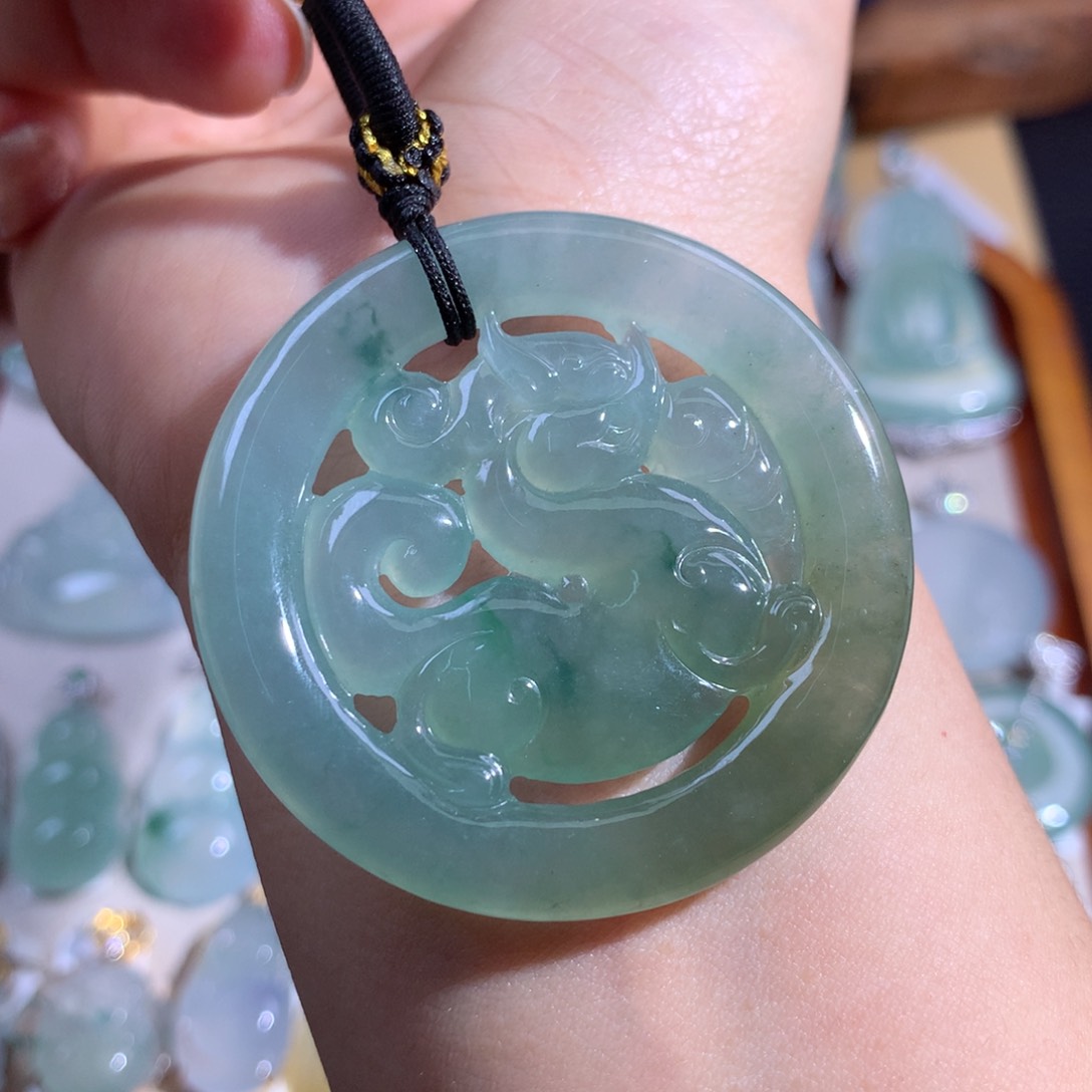 翡翠颈饰未镶嵌麒麟献瑞吉祥护主旺事业财运提升气场