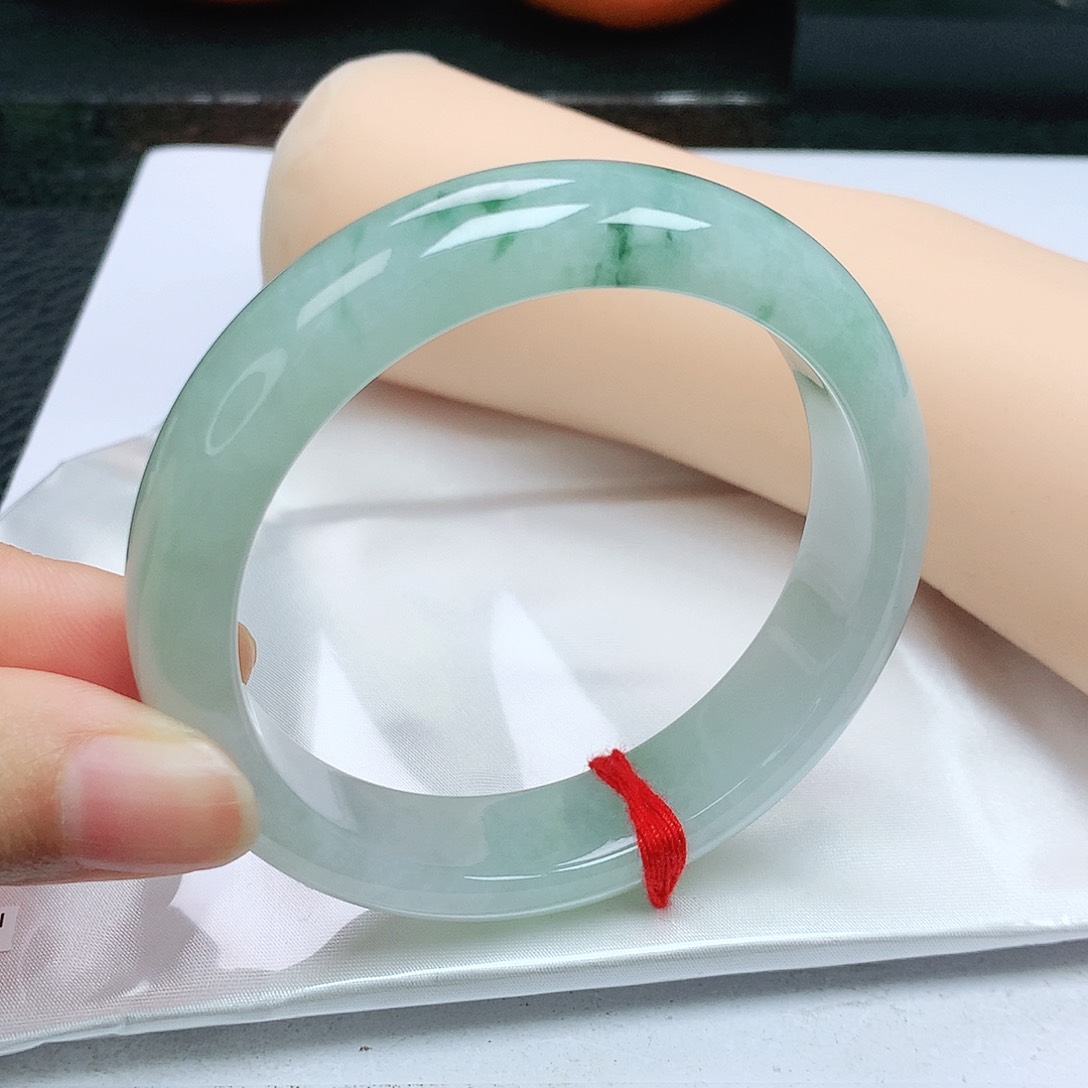 翡翠手镯未镶嵌正