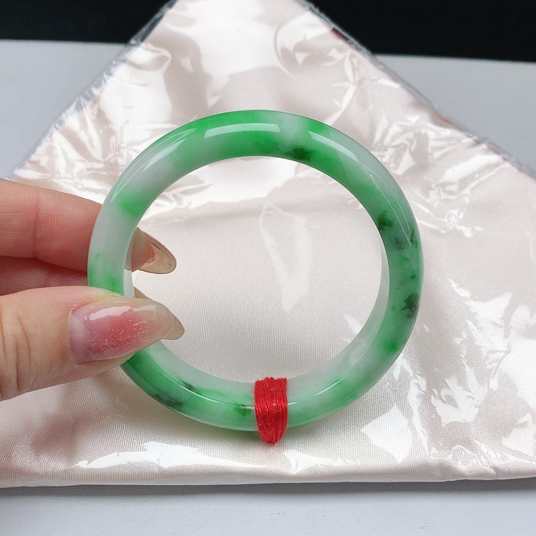 翡翠手镯未镶嵌翡翠041