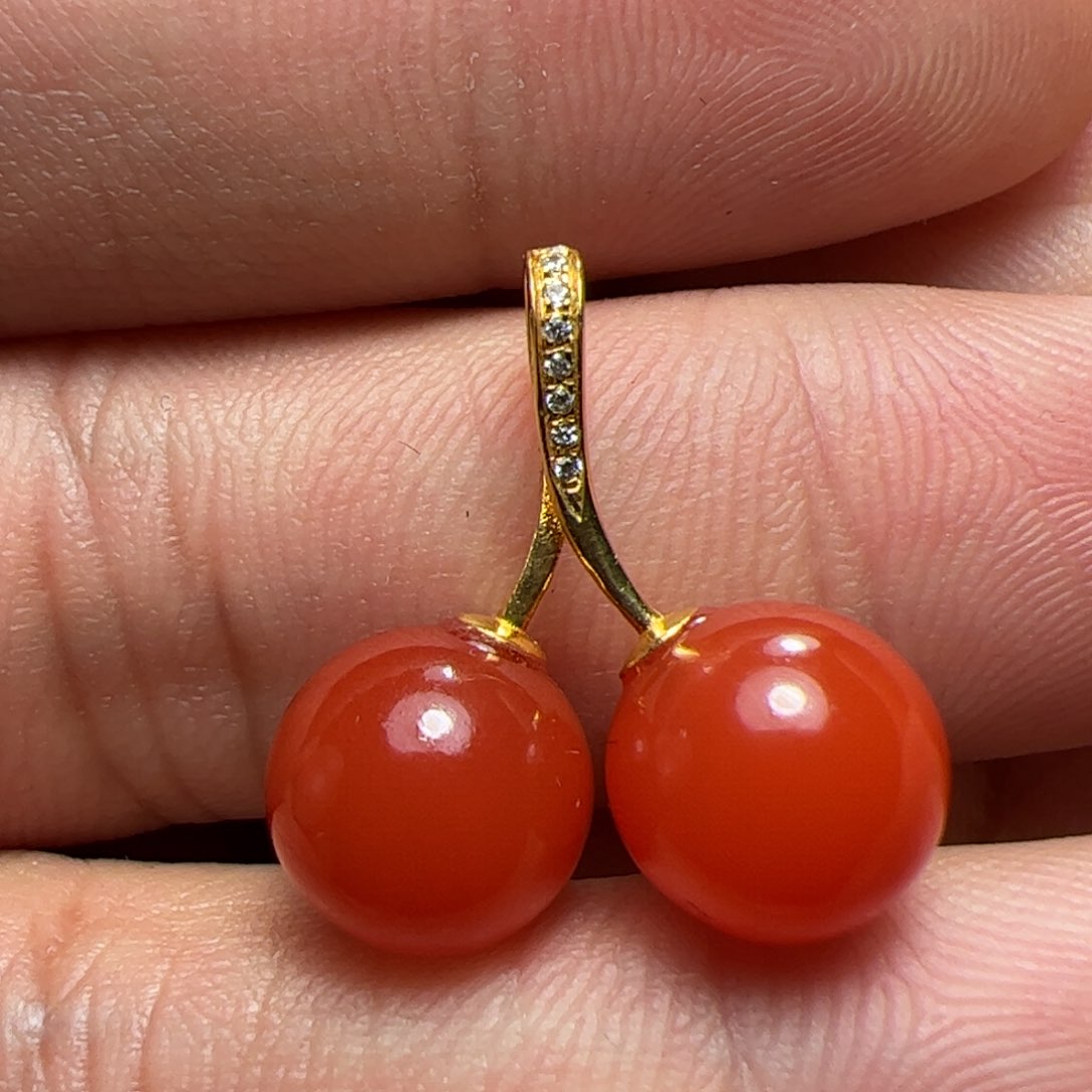 南红玛瑙吊坠18K金镶嵌