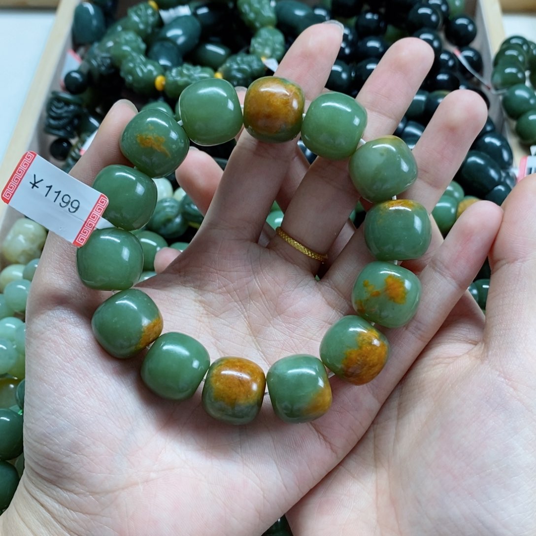 透闪石质玉手串未镶嵌