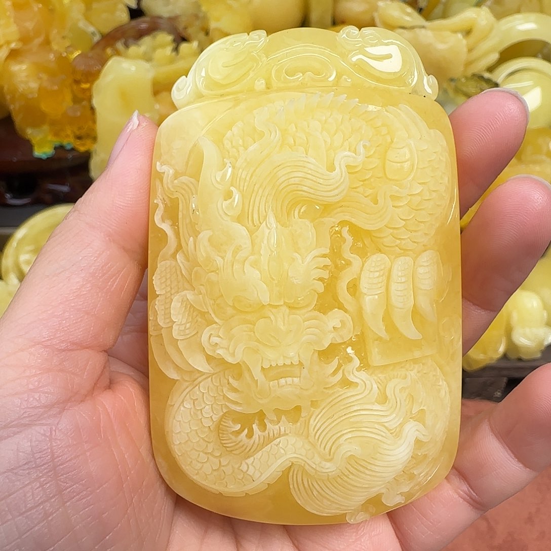 蜜蜡未镶嵌珠宝奇石