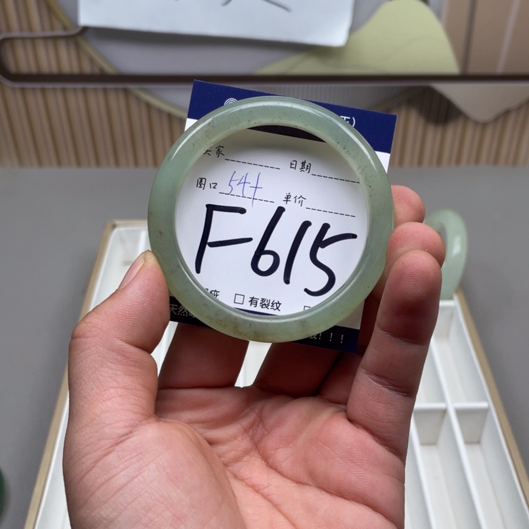 岫玉手镯手镯未镶嵌