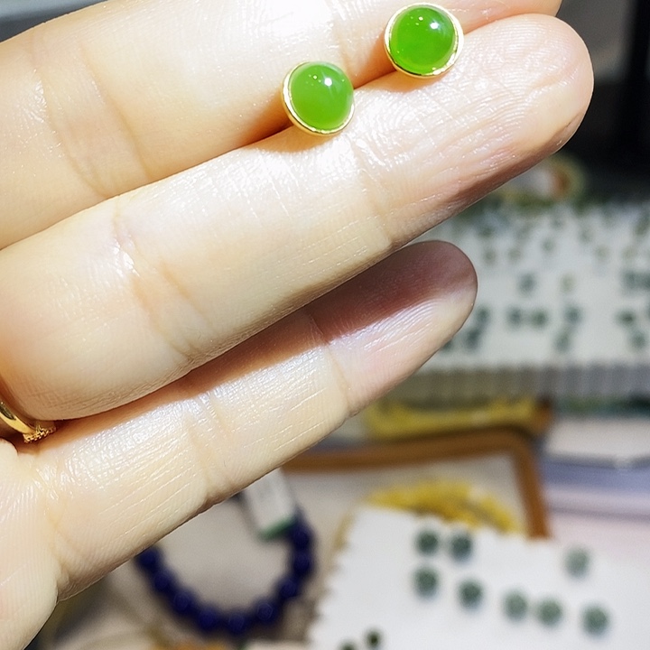 和田玉未镶嵌耳饰