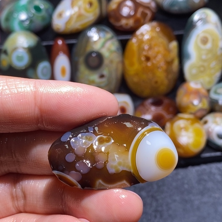 玛瑙/玉髓未镶嵌珠宝奇石