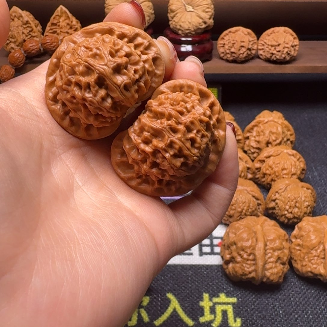 文玩核桃吊坠41宫灯