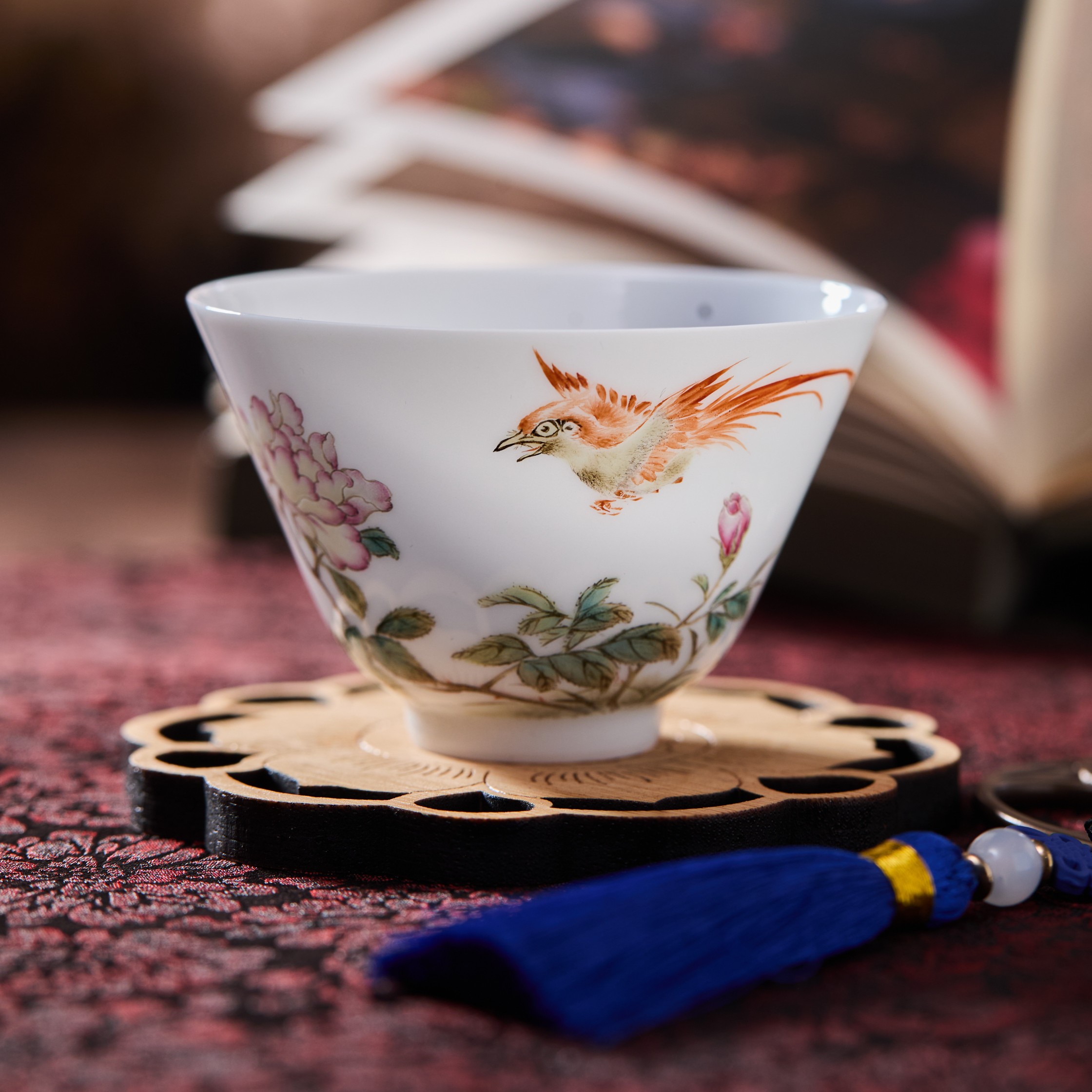 熊友根窑薄胎《悠然》粉彩三秋杯纯手工全手工中式斗笠杯主人杯手绘