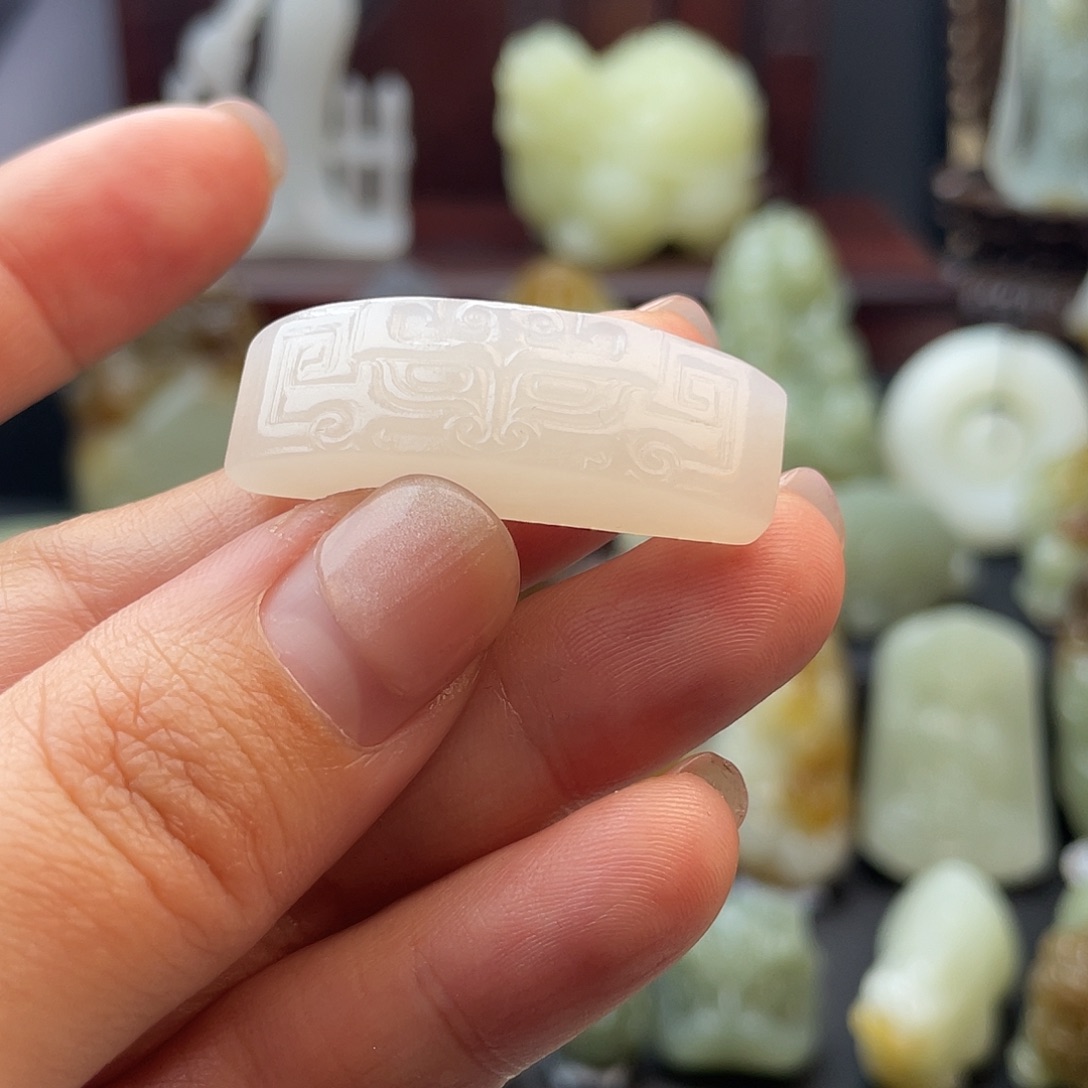 和田玉颈饰未镶嵌