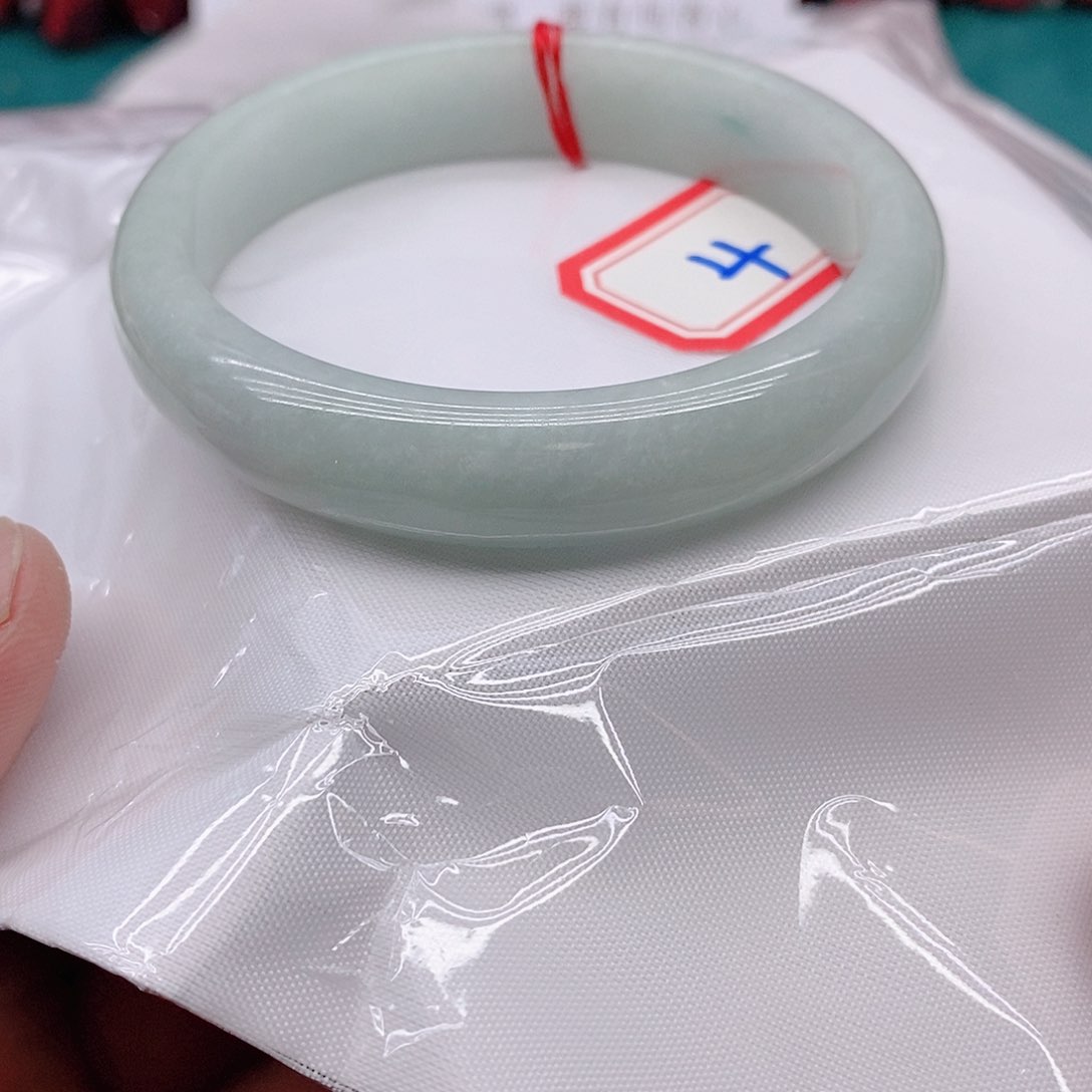 翡翠手镯未镶嵌！*Y044444444