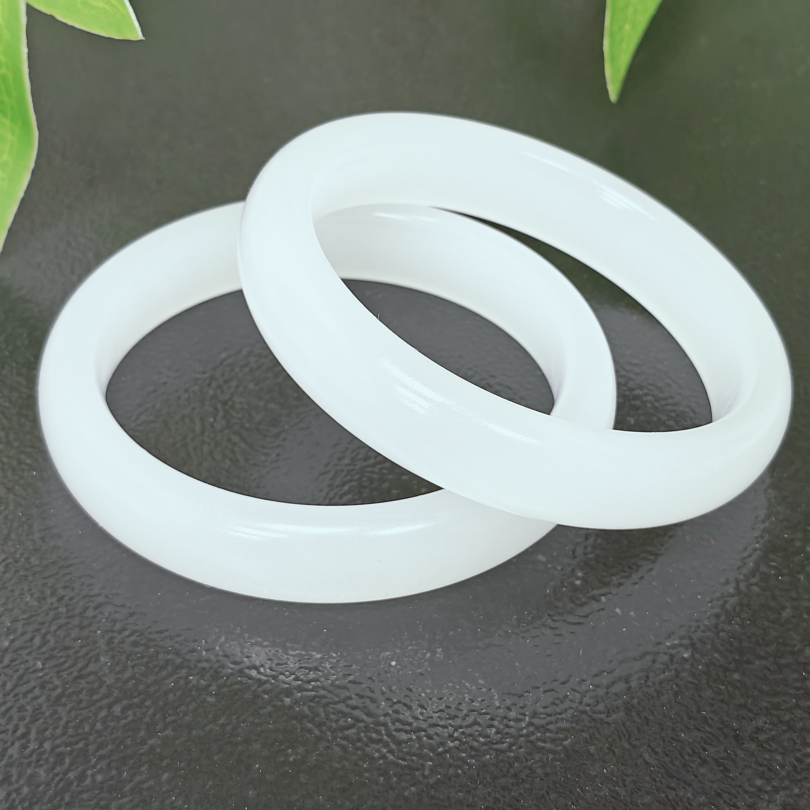 白月光镯玉石手镯