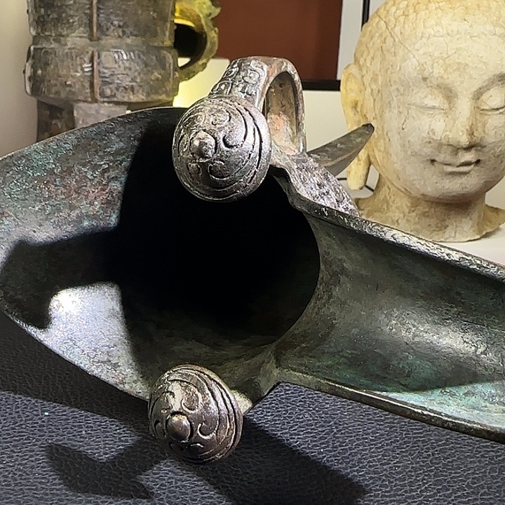 屯***伙古铜爵杯艺术品一件