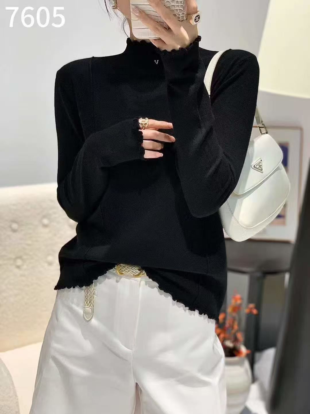 百搭木耳边针织长袖