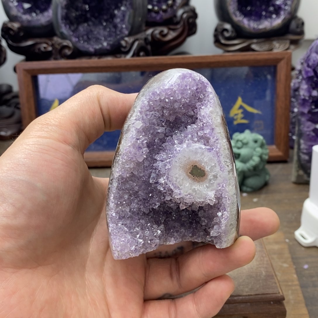 未镶嵌水晶大型摆件（非配饰）