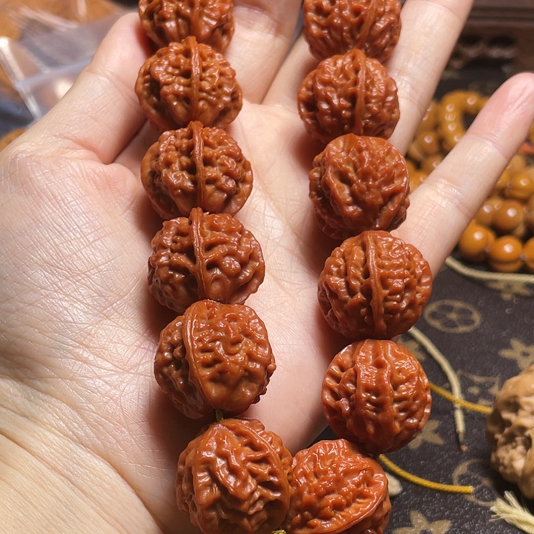 随***然核桃八棱龙脊手持