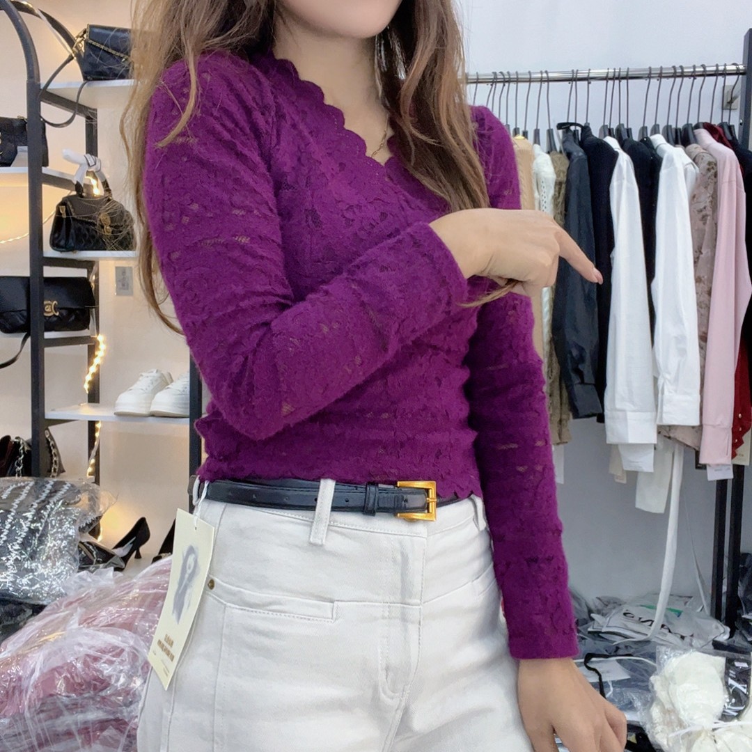 6185高端欧货洋气内搭上衣设计感秋冬季新款V领打底长袖蕾丝衫女