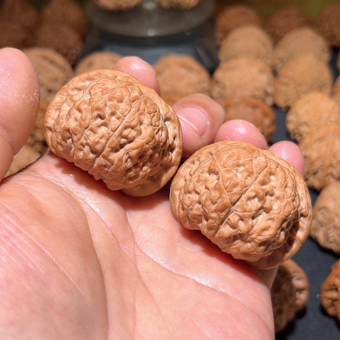 文玩核桃把件血麒麟