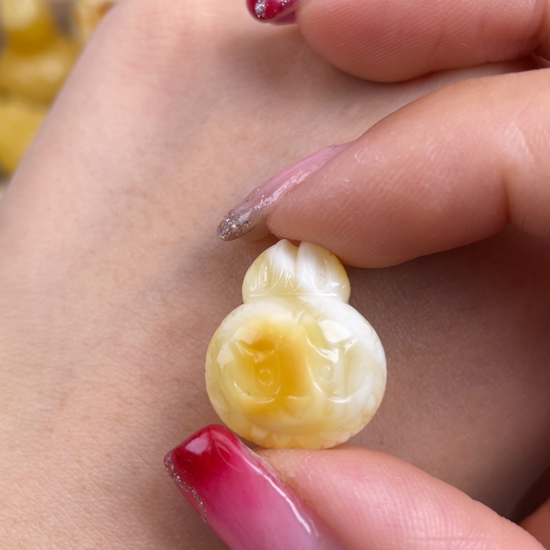 琥珀裸石未镶嵌蜜蜡