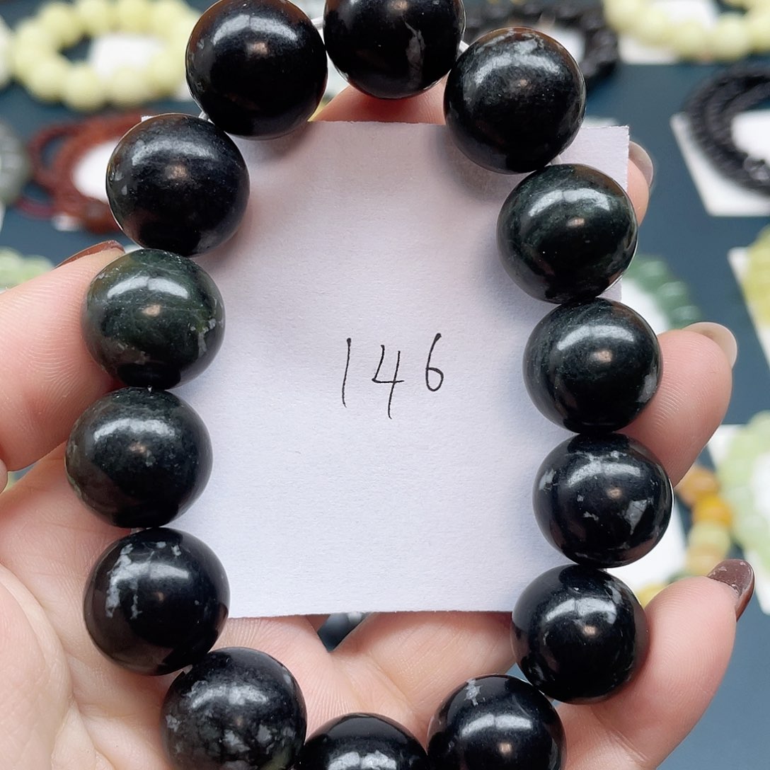 未镶嵌蛇纹石玉手链