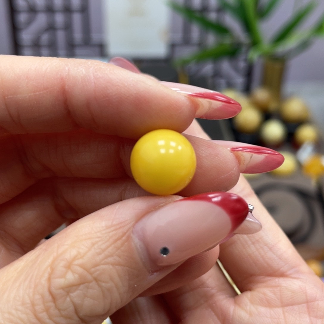 琥珀裸石未镶嵌11.7mm微瑕