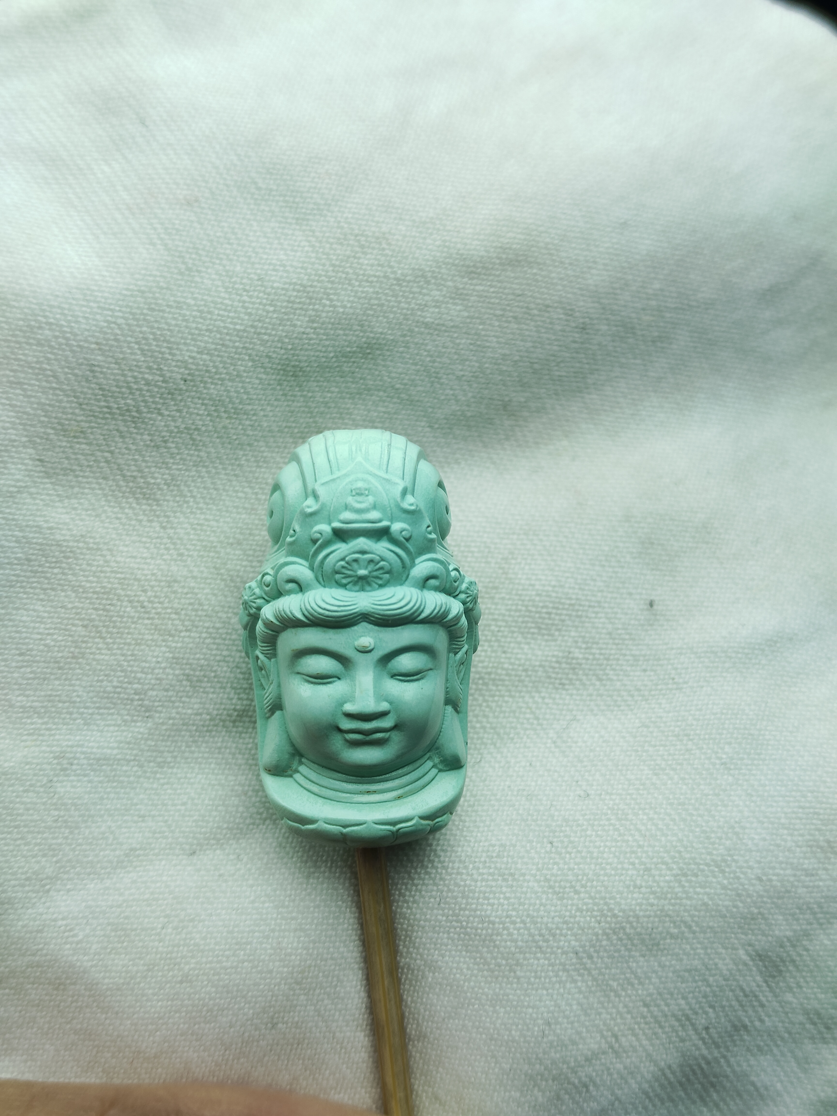 天然原矿绿松石雕刻