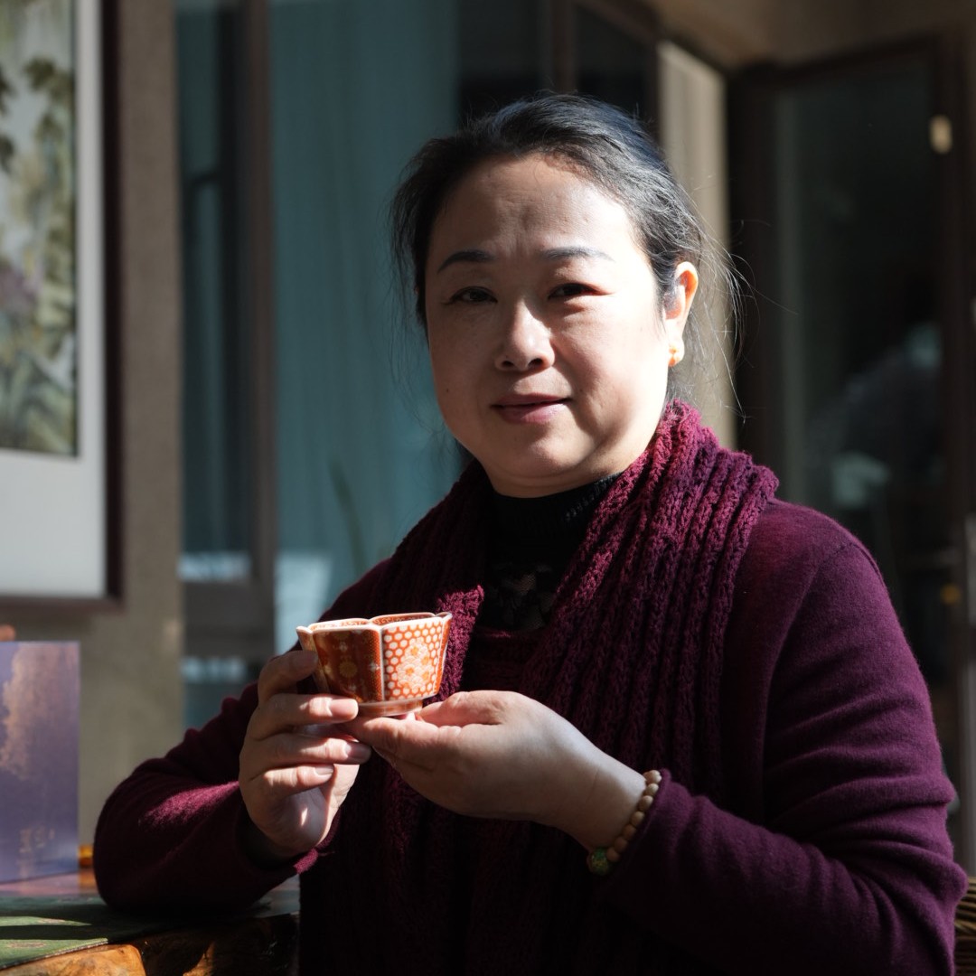 【品遗敬仁】云霞珍藏古彩矾红花卉开窗六方杯