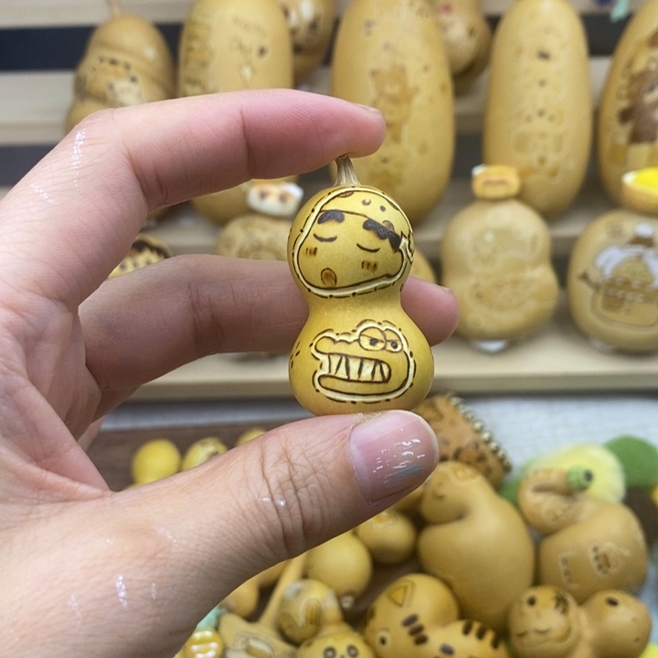 蜡笔小新绕指。    