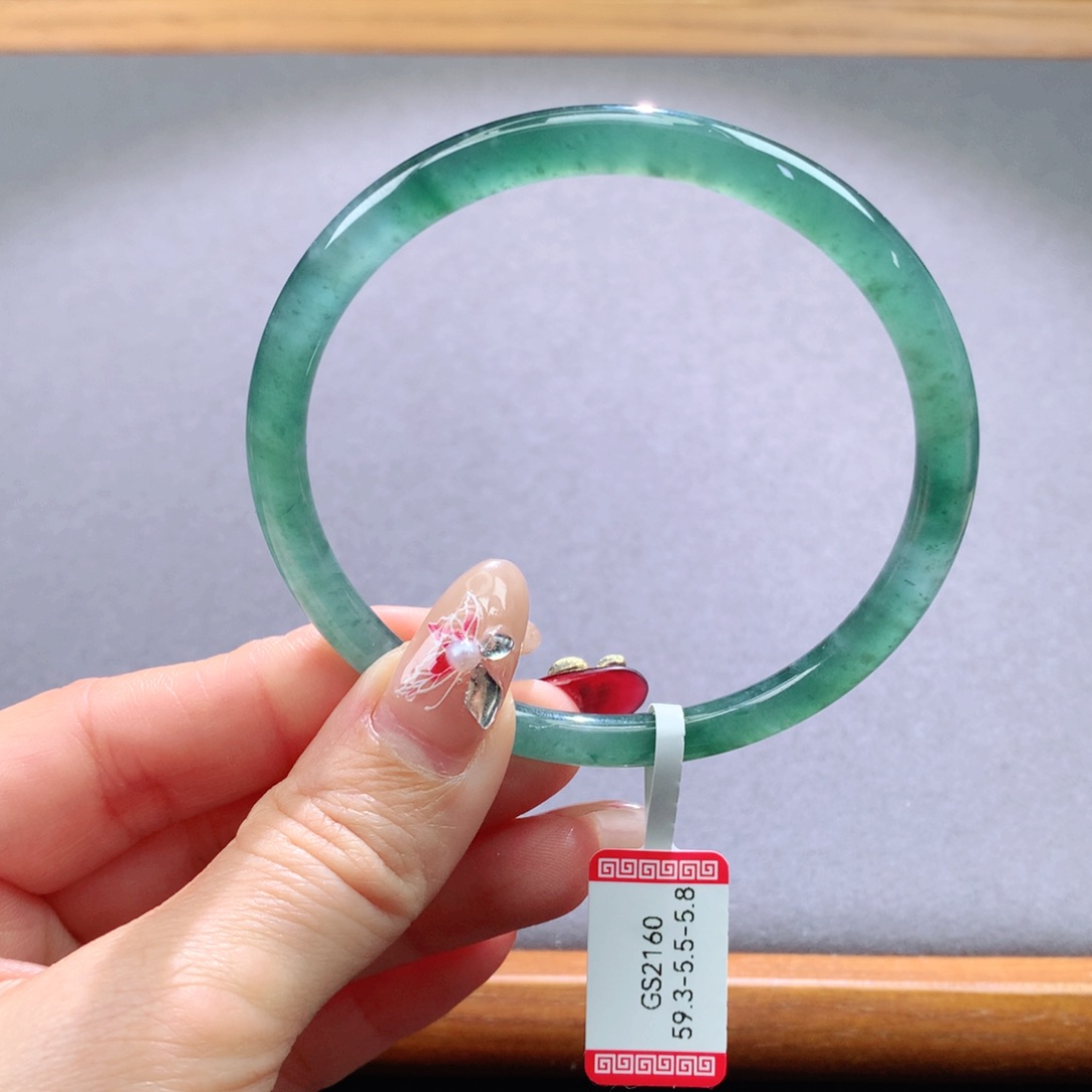 翡翠手镯未镶嵌天然翡翠手镯叮当镯