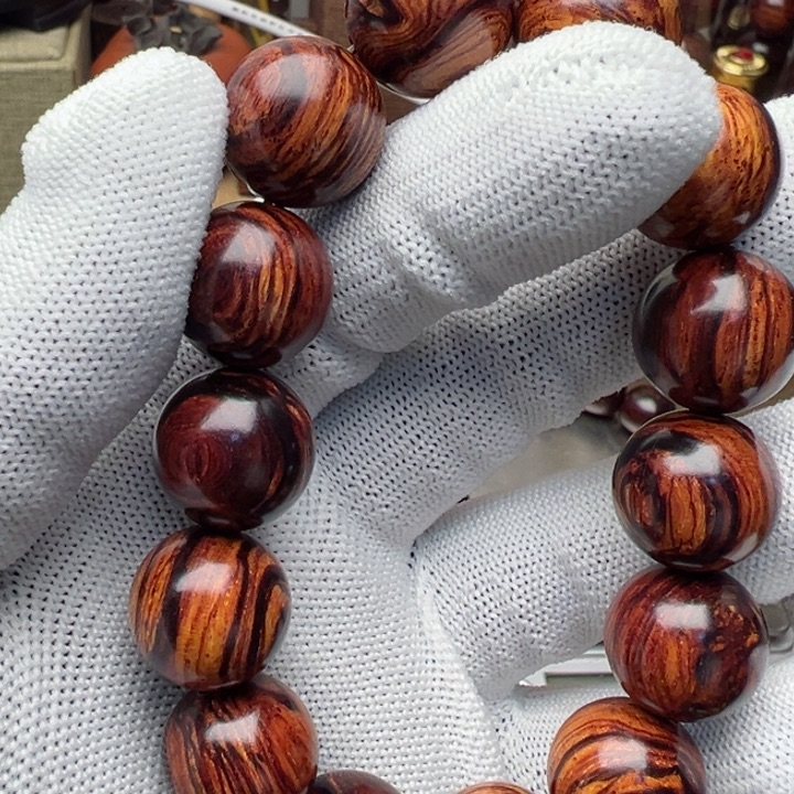 用***8木海南红降1.6黄油满纹