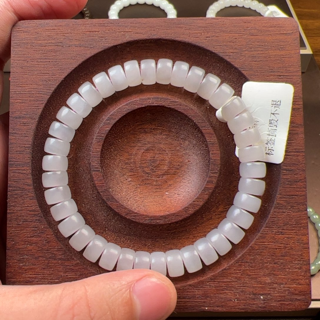 观***众和田玉未镶嵌手链