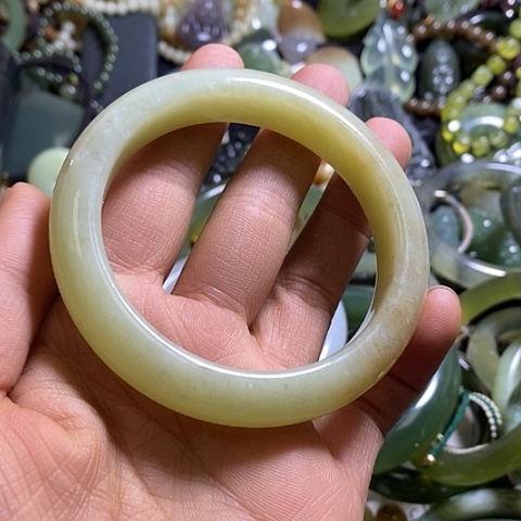 和田玉手镯未镶嵌58口径