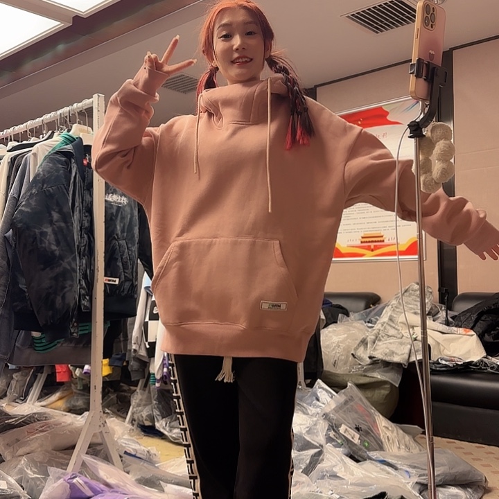 高领连帽卫衣 XL 最大穿到 180