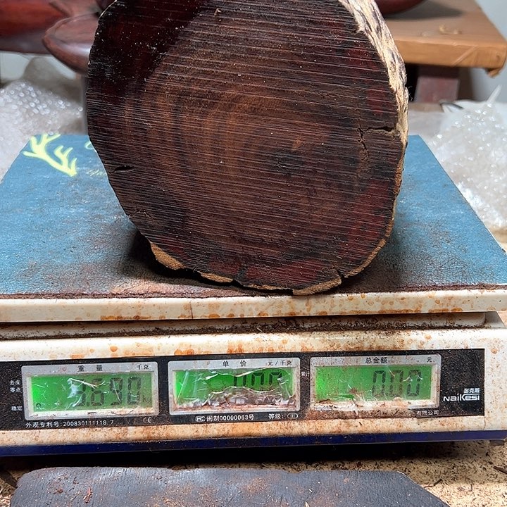 檀香紫檀（小叶紫檀）?**郎