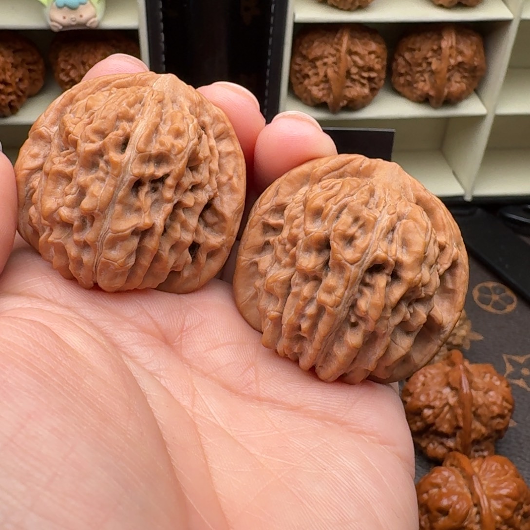 艺***）文玩核桃吊坠一代四座楼