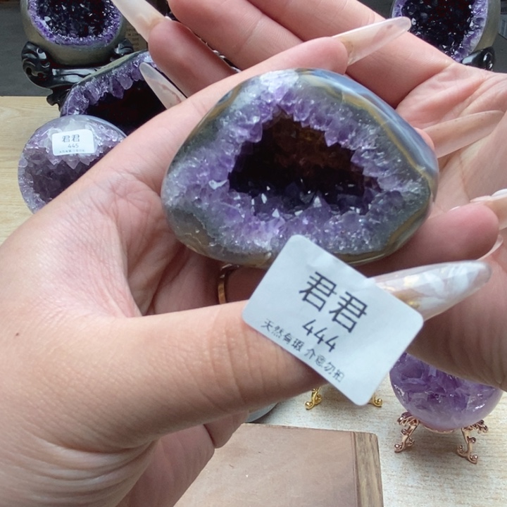 紫晶未镶嵌大型摆件（非配饰）