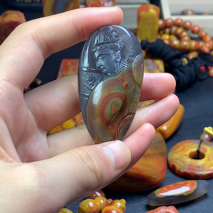 沧***田玛瑙/玉髓未镶嵌吊坠